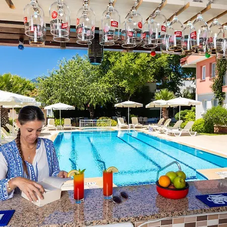 Safak Oasis 酒店